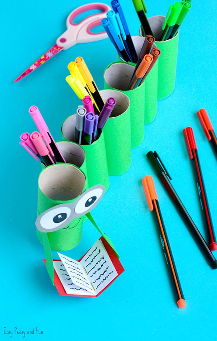 DIY-Bookworm-Paper-Roll-Pencil-Holder-Craft-for-Kids