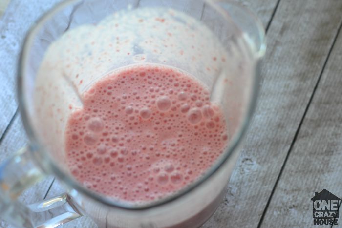 Strawberry banana smoothie in blender