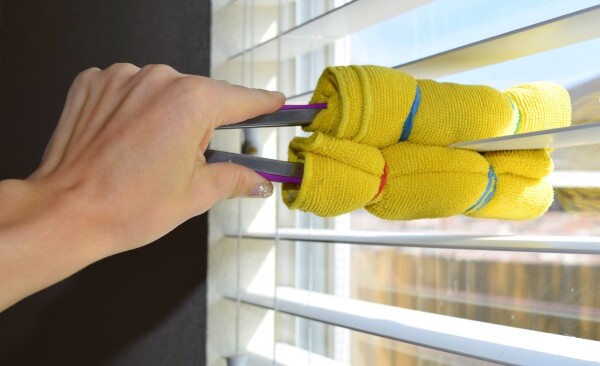 best way to clean window blinds