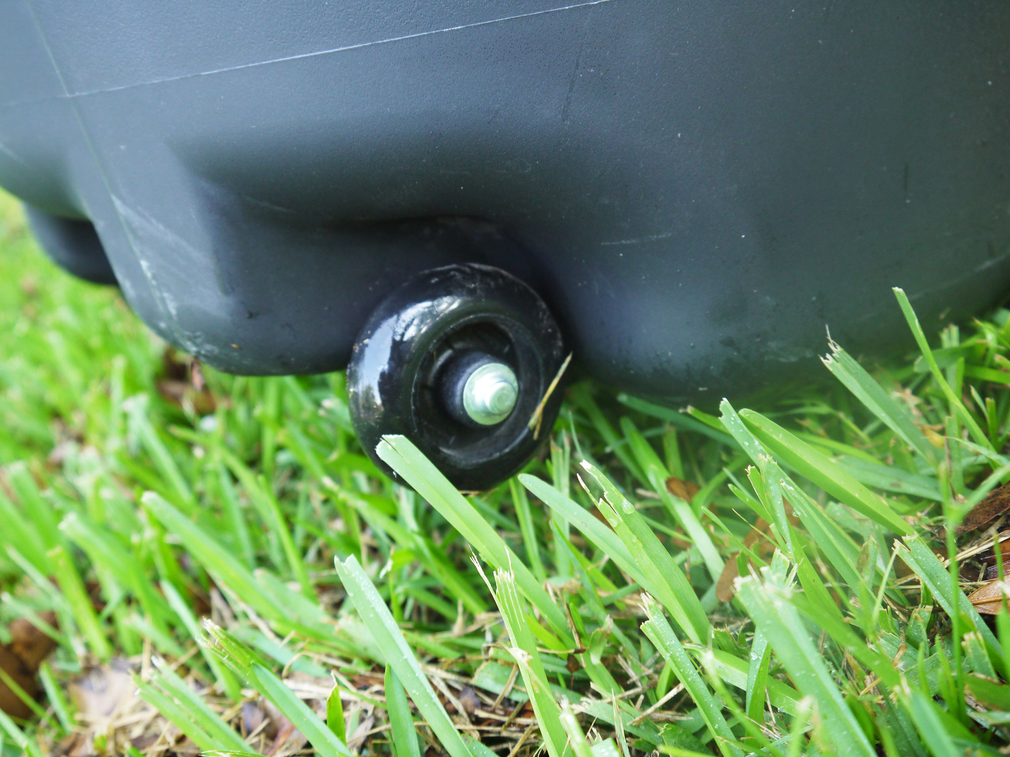 Make fall cleanup fun and easy with a Rubbermaid Roughneck Trash Can!