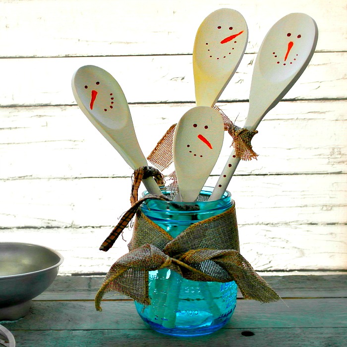 These snowman wooden spoons make a cute and frugal diy gift idea!