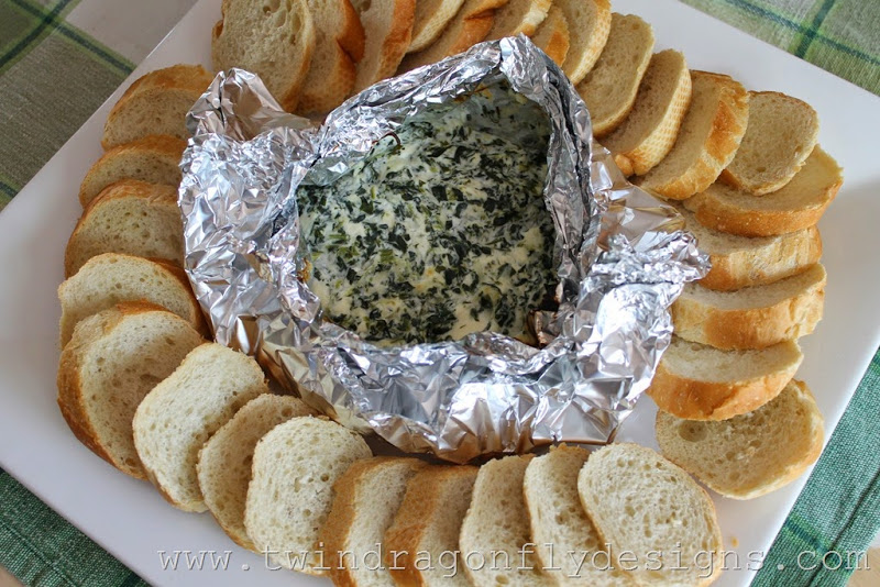 spinach dip and bread