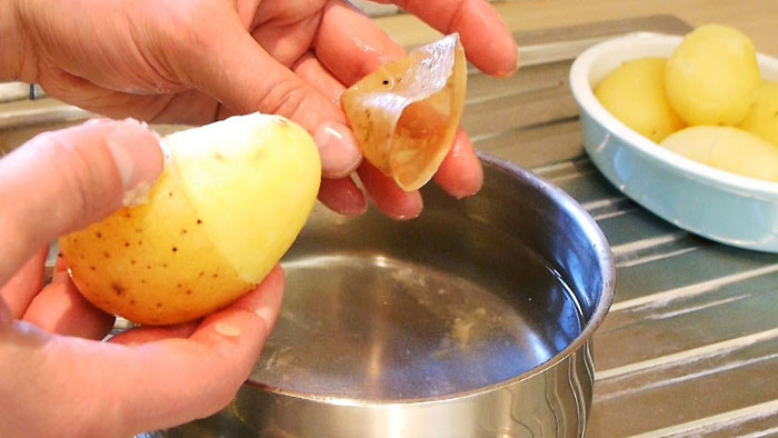 quickly-peeled potato hack