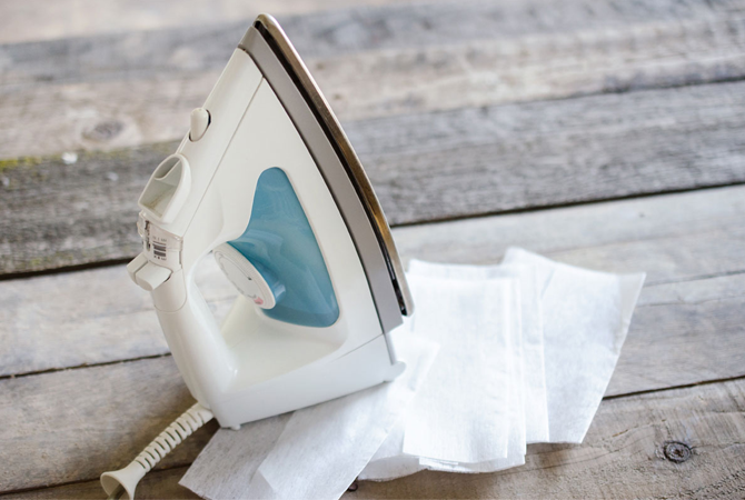 dryer-sheet-to-clean-iron