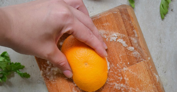 How to Deodorize Wood Cutting Boards
