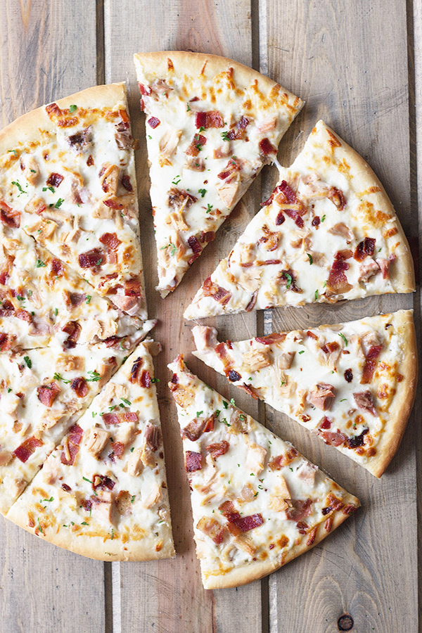 15 Chicken Pizza Recipes to Shake Up Your Pizza Routine - Chicken Bacon Ranch Pizza