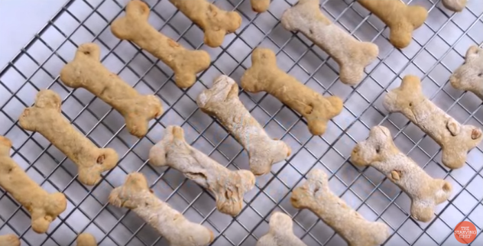 More than 15 dog treats you can make yourself!