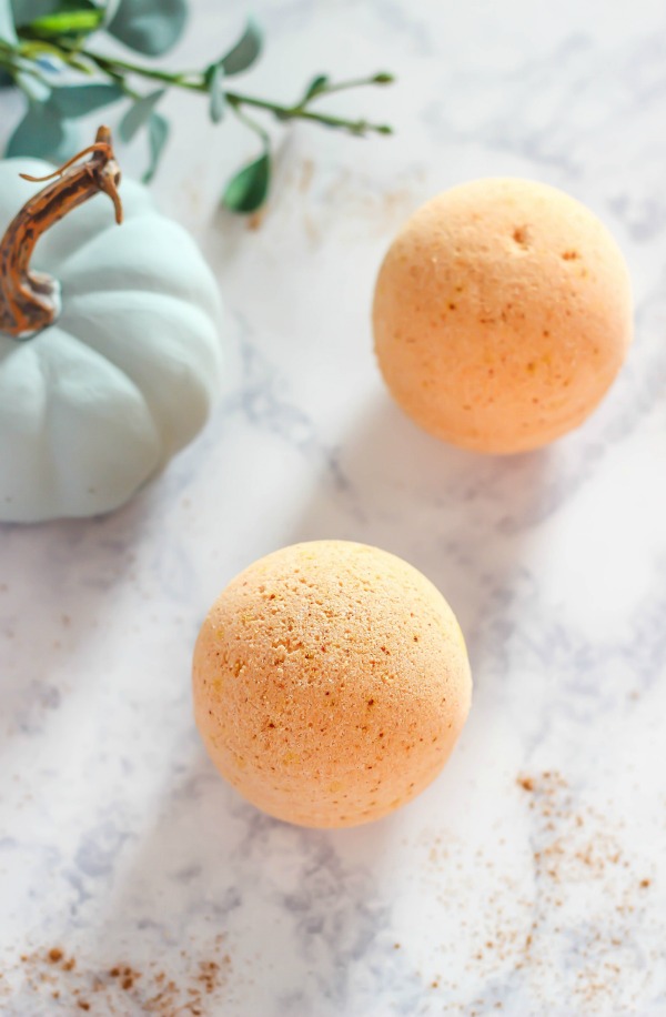 DIY pumpkin bath bombs