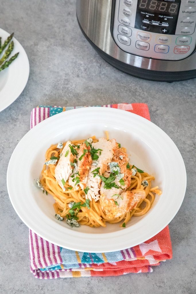 Instant-Pot-Buffalo-Chicken-Pasta-LR-NEW-4