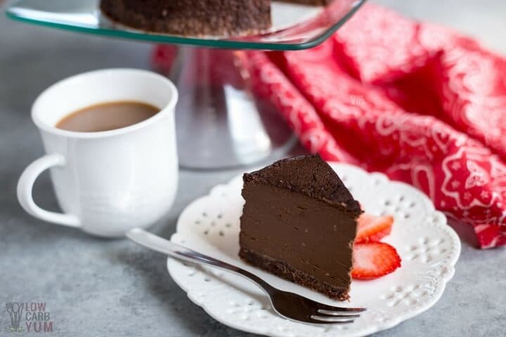 Keto Chocolate Cheesecake- Low Carb Yum