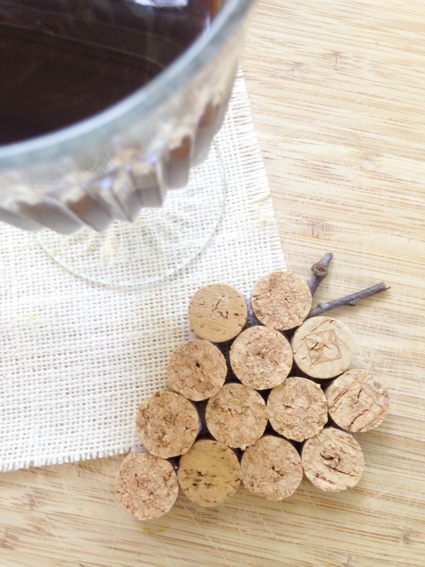 Wine Cork Crafts - Wine Cork Coasters- The Homespun Hygrandgea