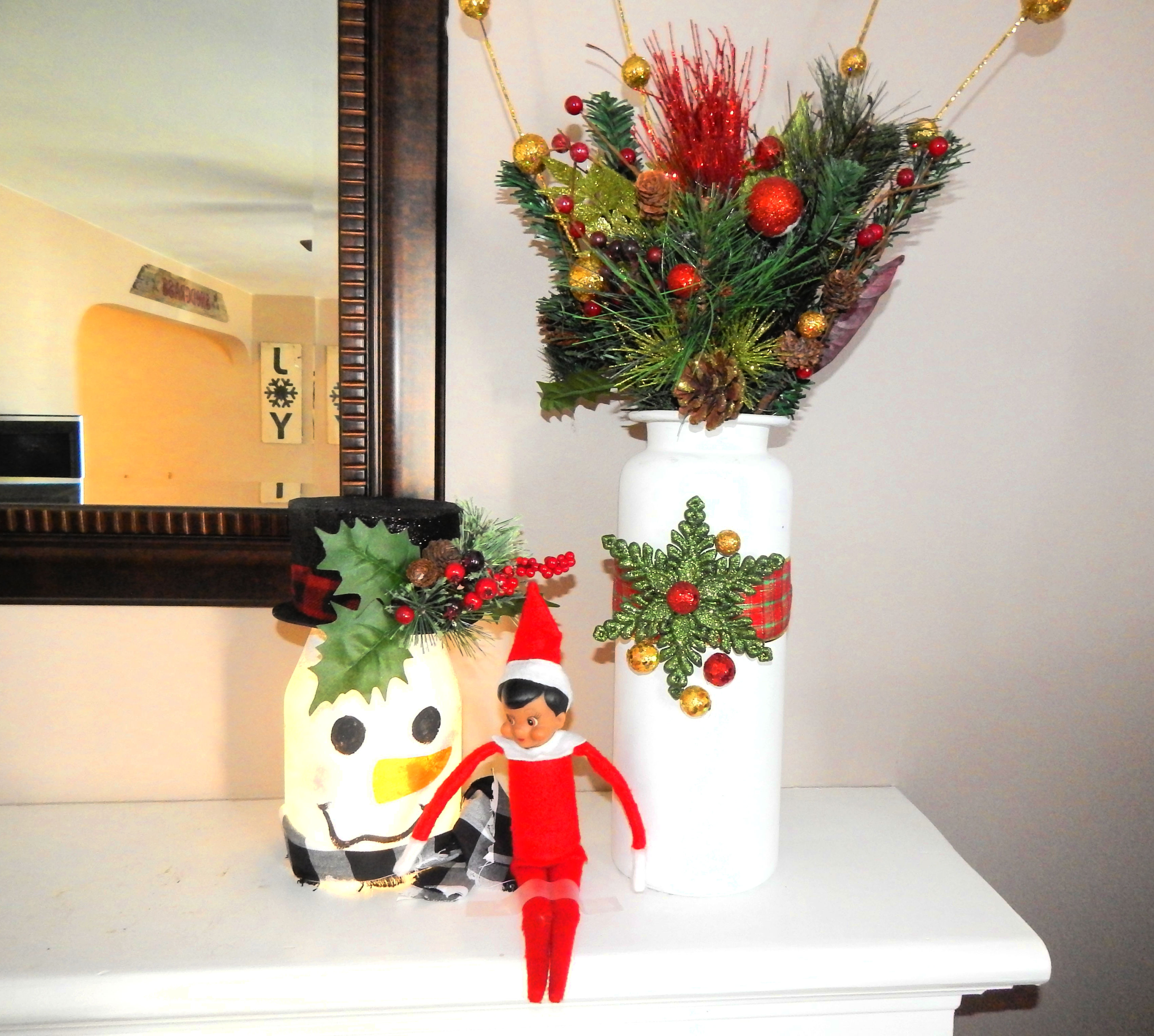Christmas Decorating Elf On The Shelf Ideas