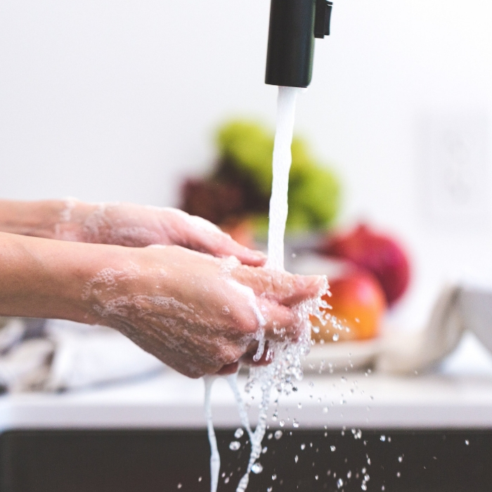 stop spreading germs by washing hands