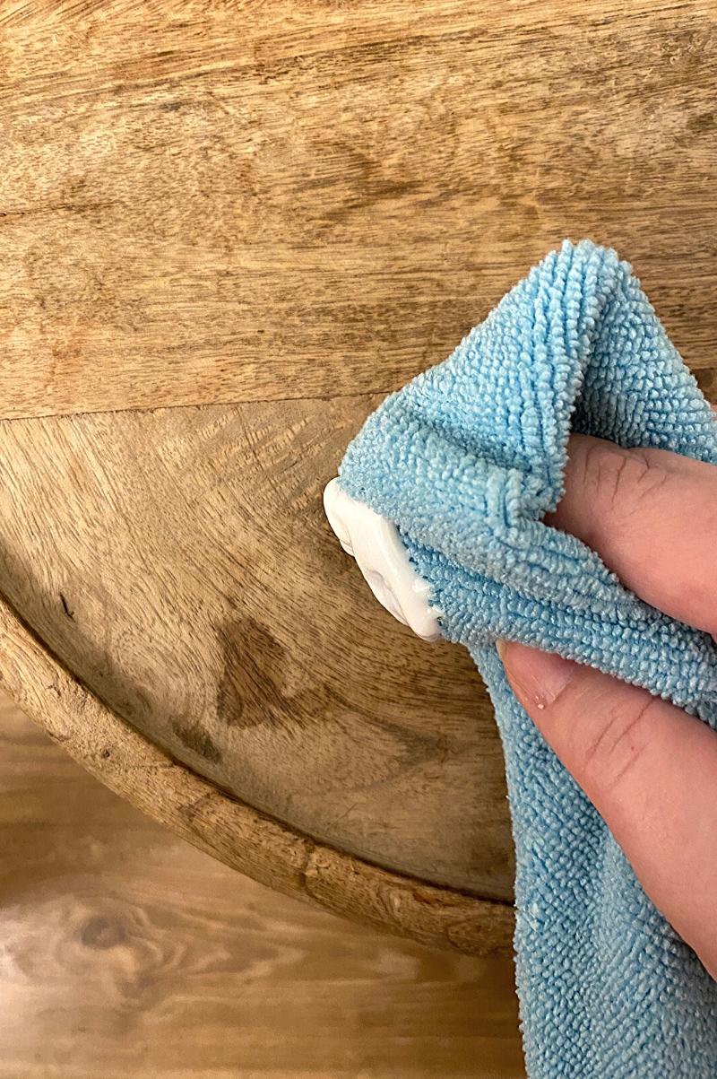 17 Amazing Must-Try Toothpaste Uses for Your Home
