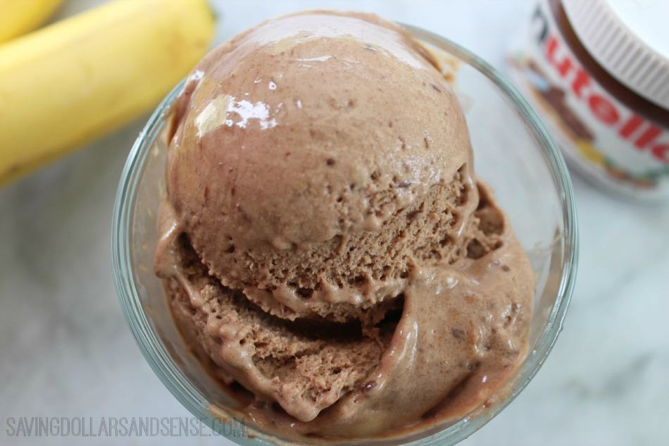 This image has an empty alt attribute; its file name is banana-nutella-simple-ice-cream.jpg