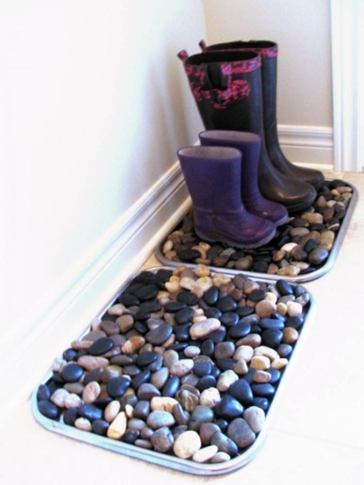 Boot tips and tricks:  stones in boot tray
