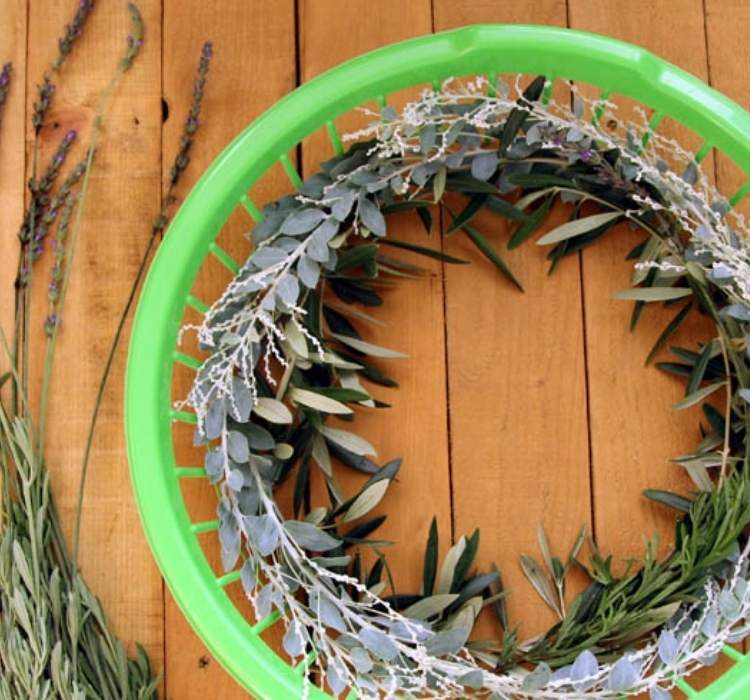 Picture of a laundry basket being used to make the circle shape of a wreath