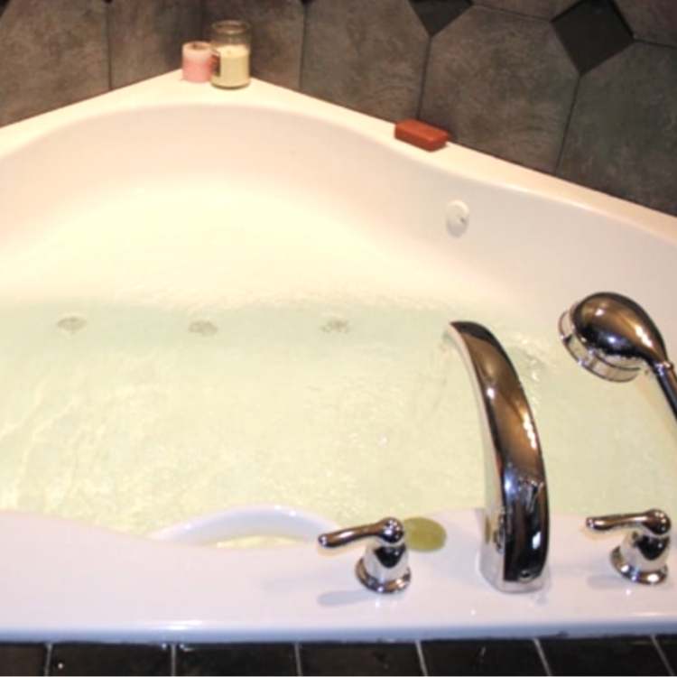 Picture of jetted tub with clean water