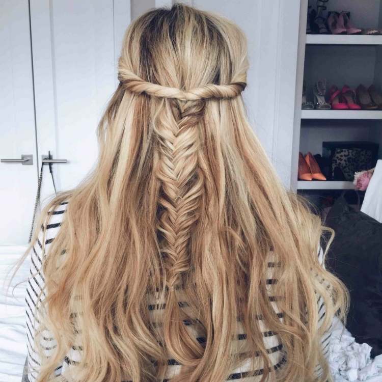 Simple Half-up hairstyle with fish tail braid