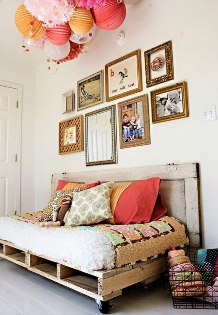 DIY pallet ideas for a day bed