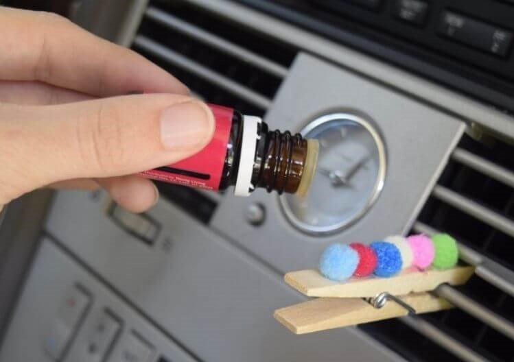 15 Clever Ideas to Organize the Car - DIY Car Fresheners