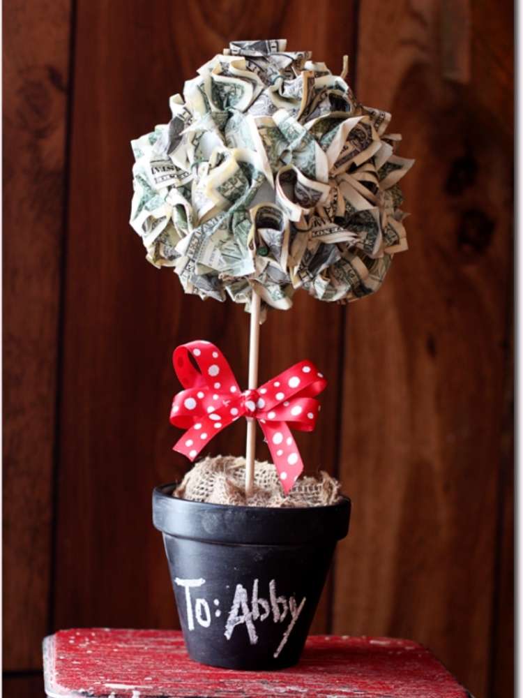 Unique and creative money gift ideas- money made into a tree 