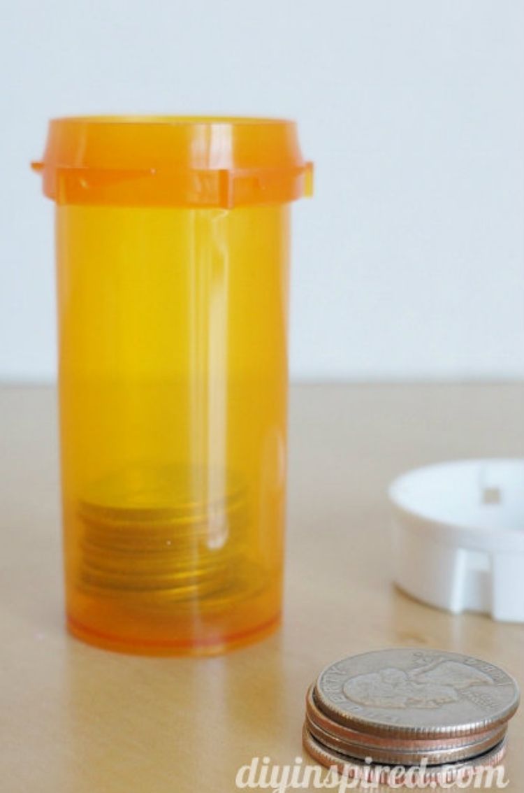 pill bottle hacks 1, recycled pill bottle into coin holder