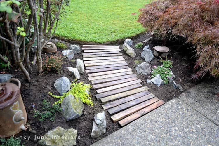 Backyard DIY Ideas - wooden walking path