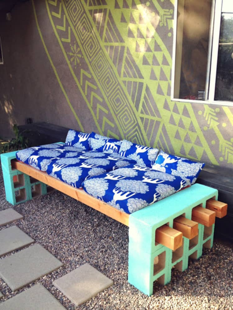 Backyard DIY Ideas - pallet bench