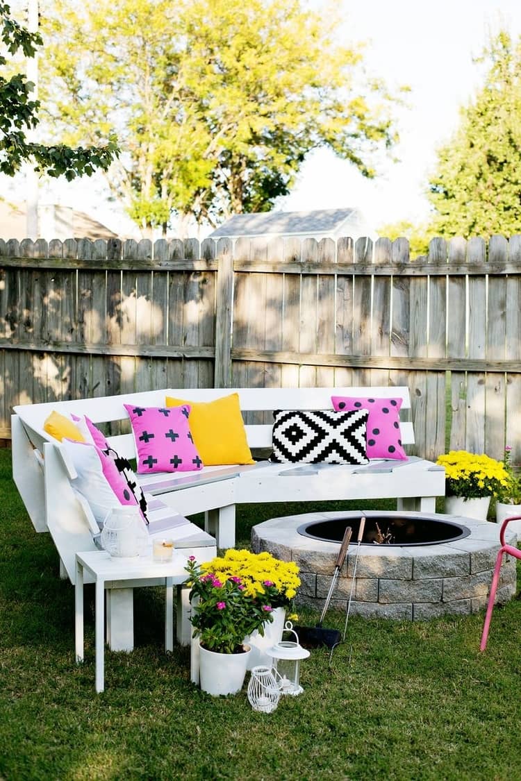 Backyard DIY Ideas - fire pit seating