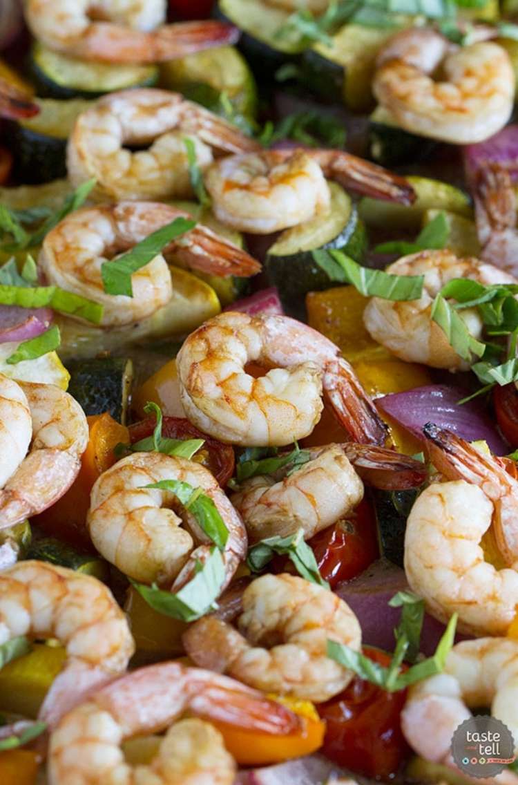 Shrimp sheet pan dinner; Balsamic shrimp, and green vegetables