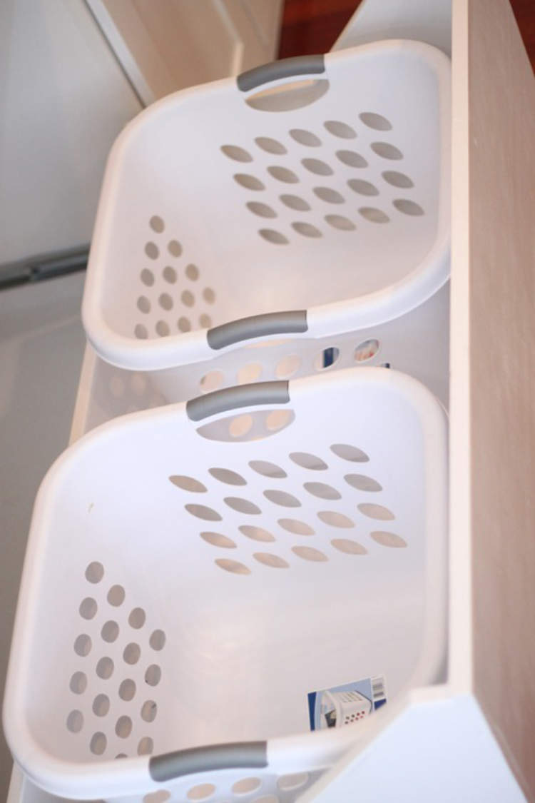 10 Laundry Basket Storage Ideas to Conceal Any Clutter