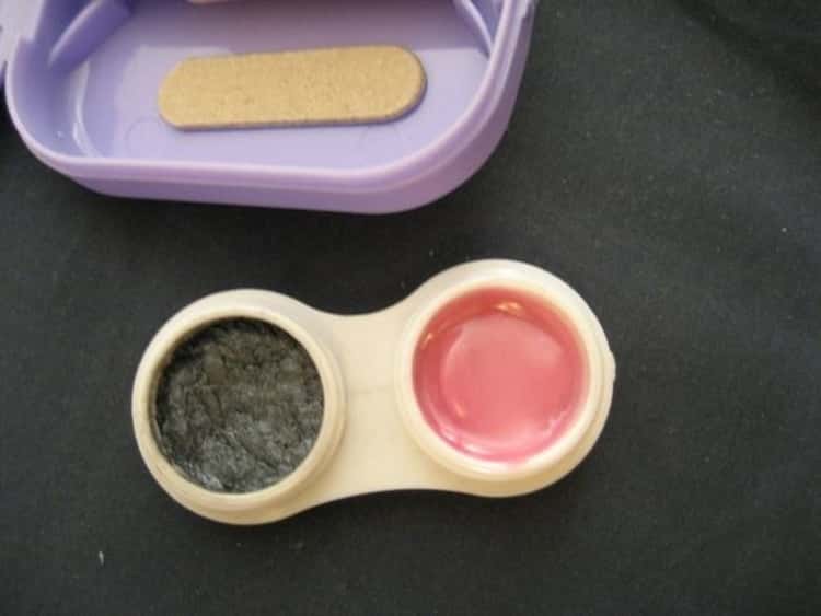 Carry makeup in a contact lens case for short trips