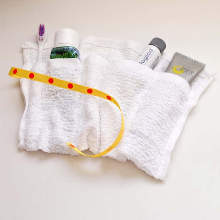 travel tip, washcloth travel kit, easy to make, carry favorite products to shower