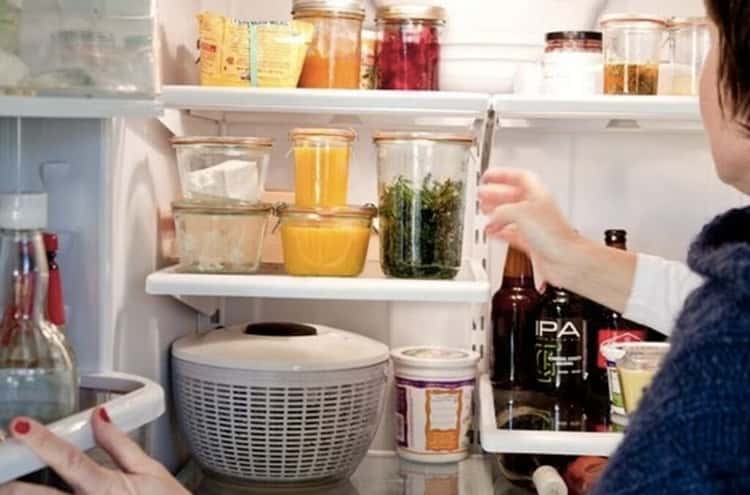 15 Life-Changing Fridge Organization Hacks - Store leftovers in mason jars 