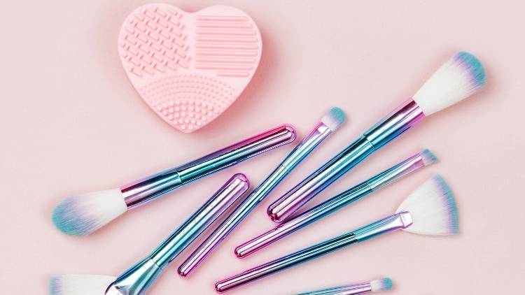 make up brushes used for beauty hacks you wish you knew