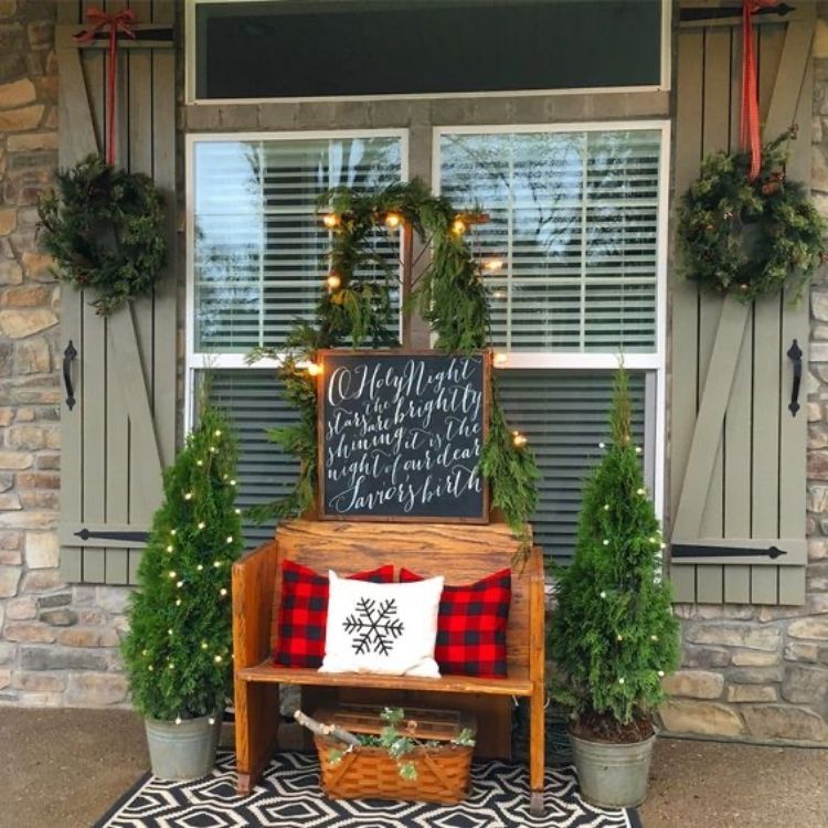 23 Front Porch Christmas Decorations That'll Impress 23 Front Porch Christmas Decorations That'Ll Impress