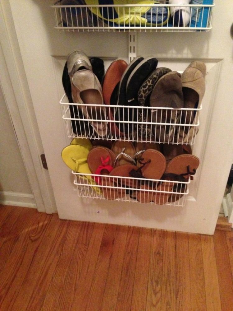 Put flip flops and small shoes in narrow wire baskets