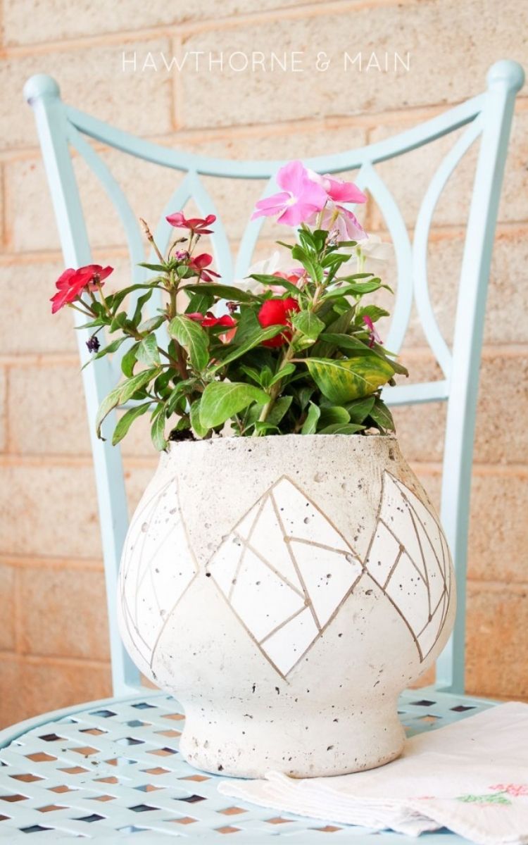 Ceramic planter with fish bowl cylinder