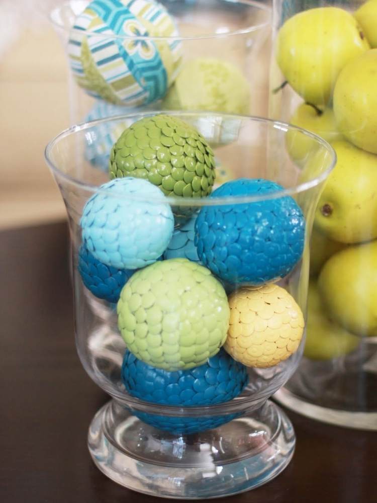 Picture of thumbtack covered styrofoam balls in vase