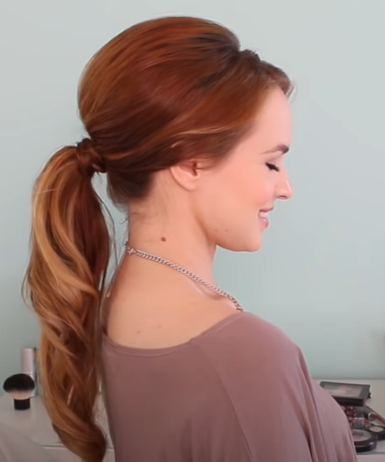 21 Curly Ponytail Hairstyles That Every Woman Should Try