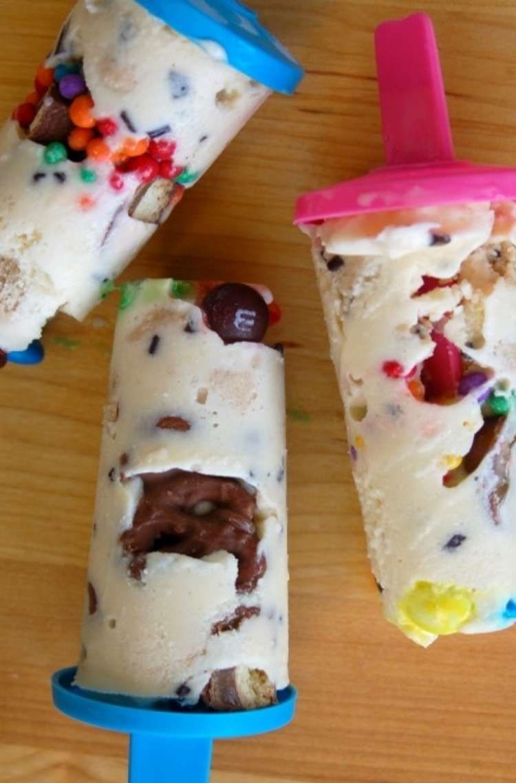 OneCrazyHouse Party Food ideas 3 popsicle sticks made of ice cream and candies