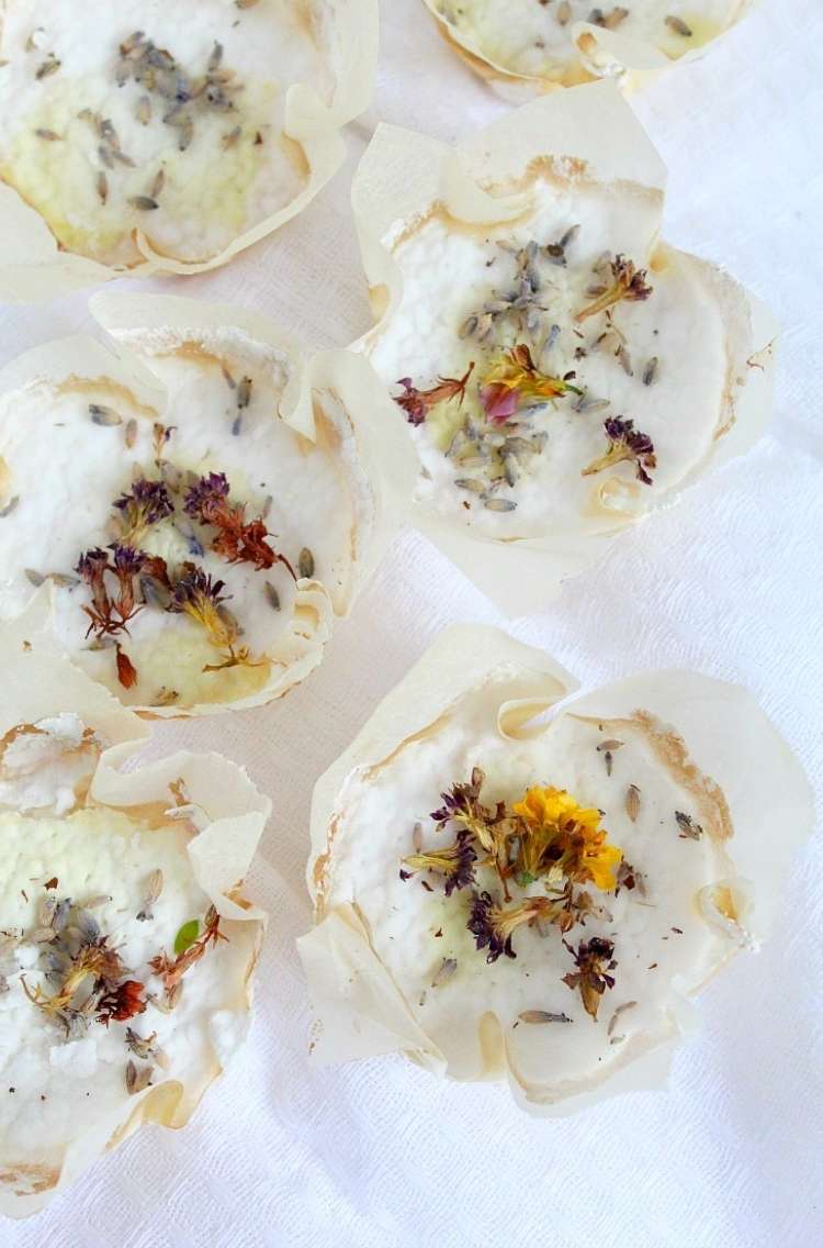 air-freshener-discs-with-baking-soda with dried flowers and herbs