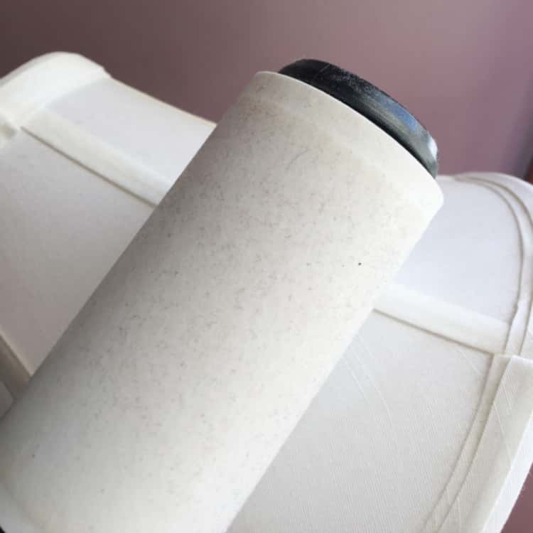 dusting hacks - lint roller on lampshade 