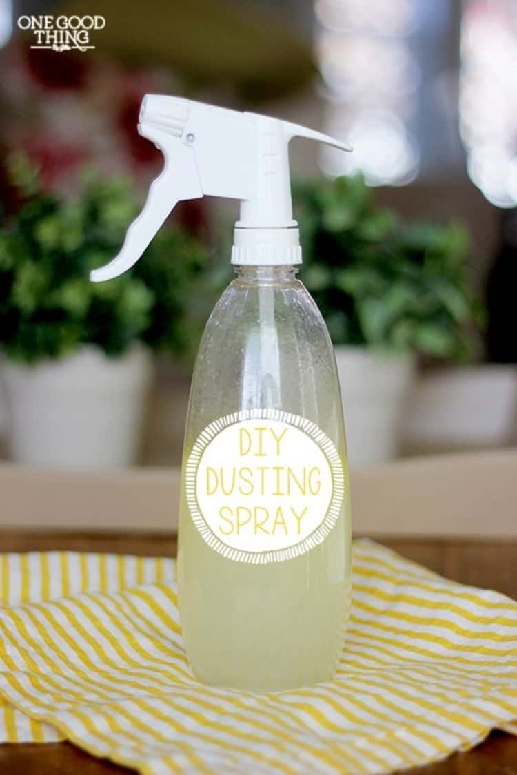 dusting hacks - DIY dusting spray in a spray bottle 