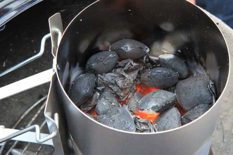 Use old newspapers to light up your coals