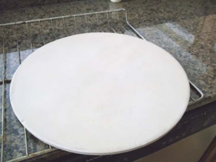 stain removal hacks - clean pizza stone