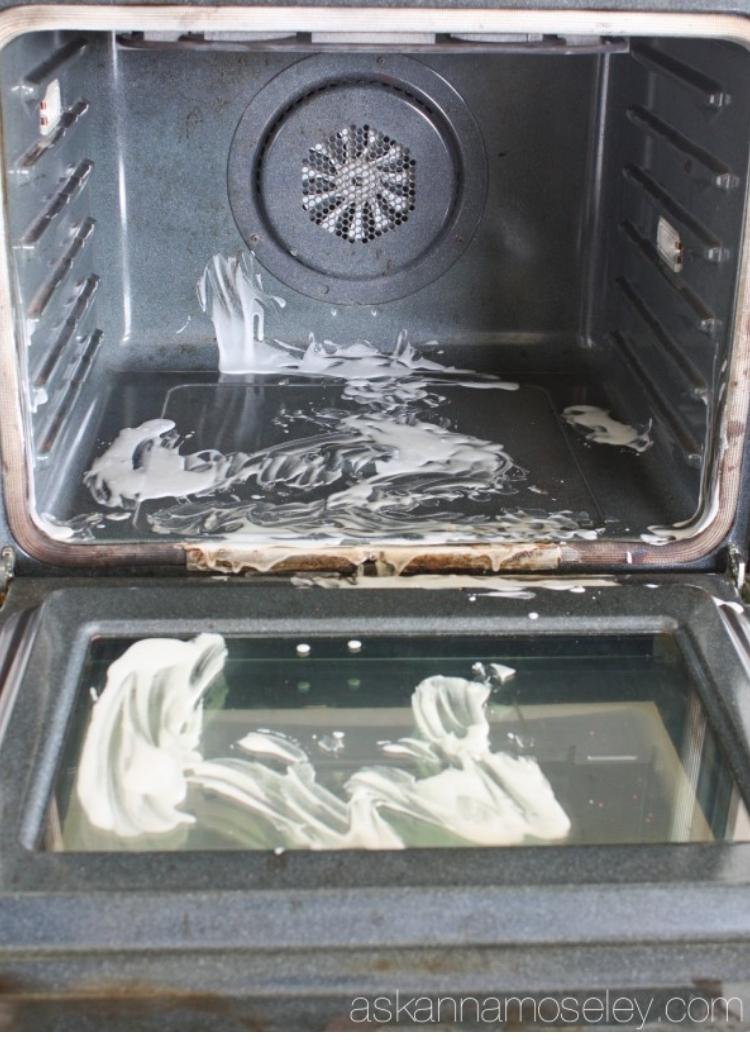 How to clean your oven 