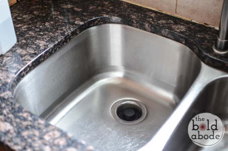 polish-your-sink using rubbing alcohol