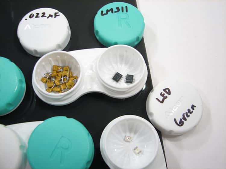 contact lens containers with leds and microchips